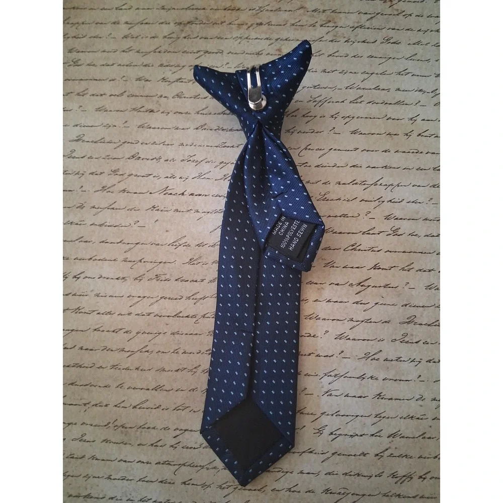 Kenneth Cole Reaction lot polyester